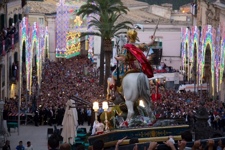 Festa Di San Giorgio One Of Sicilys Most Colourful Events