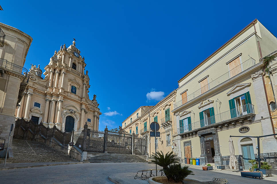 Piazza Duomo 36 - Wishsicily.com