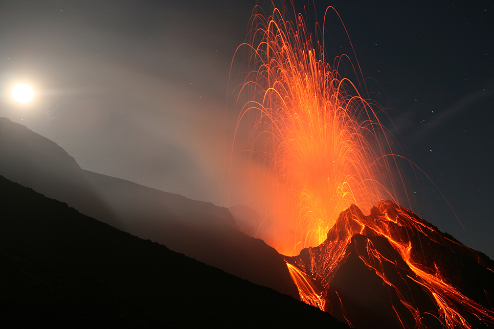 "A beautiful eruption of Stromboli colcano (eolian islands, Italy). 