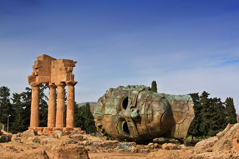 Visit the Valley of Temples in Agrigento, the best place in Sicily for history lovers