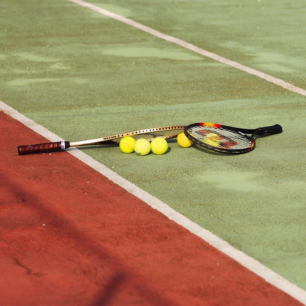 Villas in Sicily with private tennis court