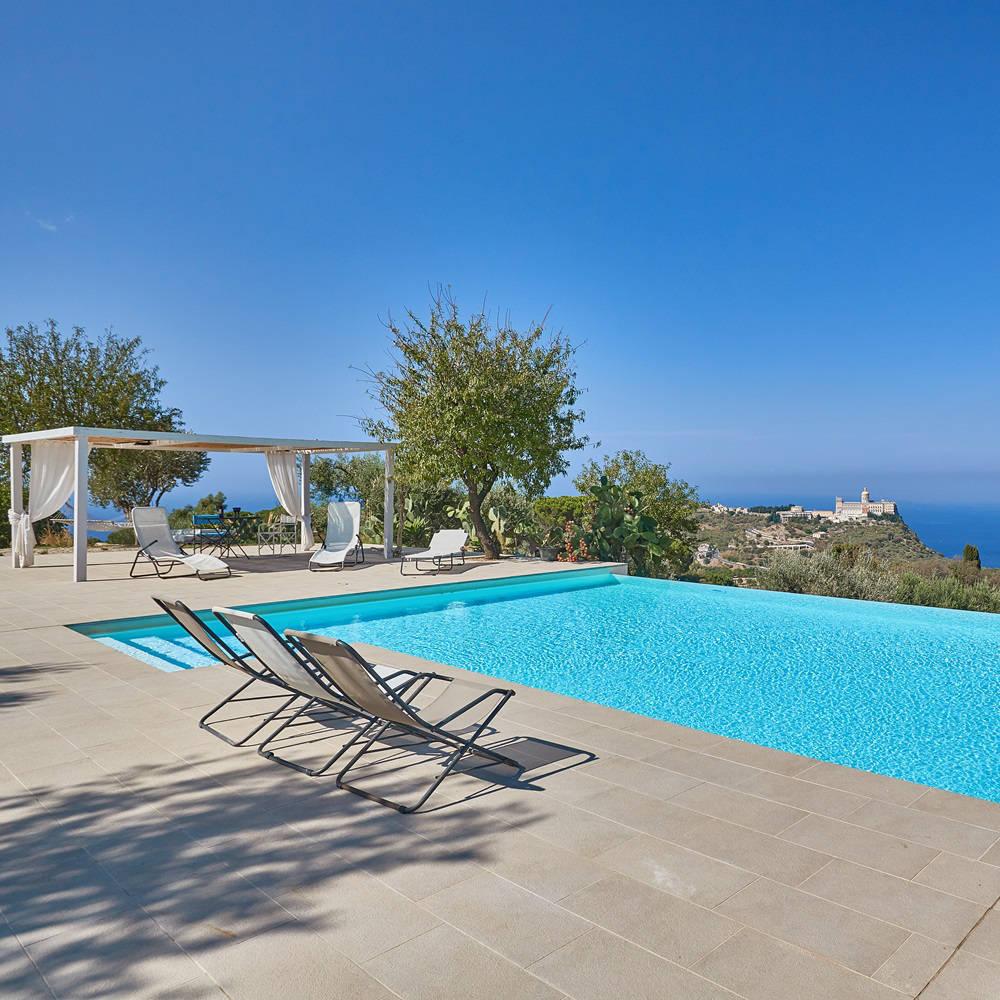 Family villas in Sicily